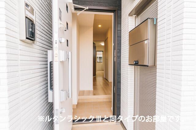 ソラーレ（105） 玄関