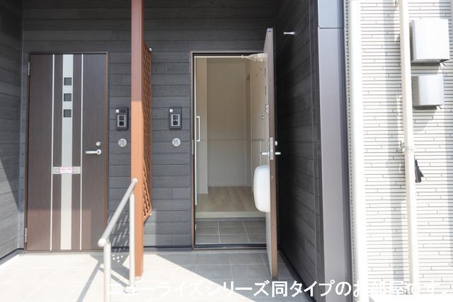 シャルフ飛江田　Ⅱ（103） 玄関