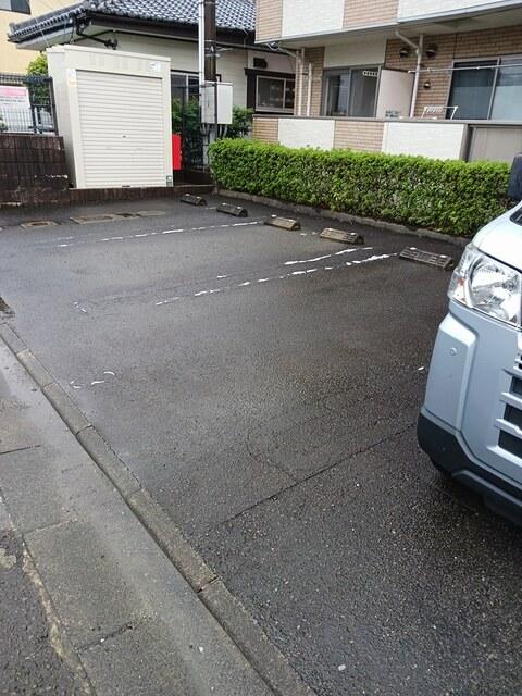 シールド青葉（104） 駐車場