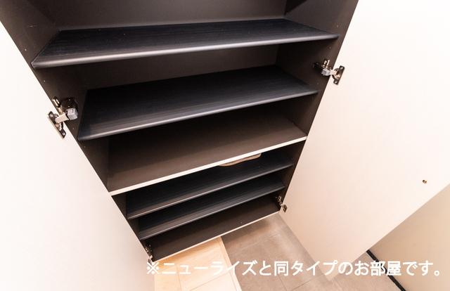 Ｒ．Ｎ．Ｐ　レジデンスＷ　Ⅱ（102） 収納