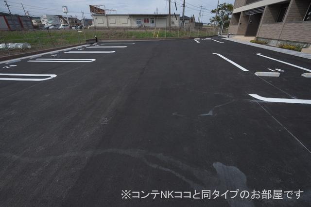 リナセント　Ⅱ（204） 駐車場