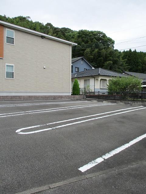 マリアンナ（201） 駐車場