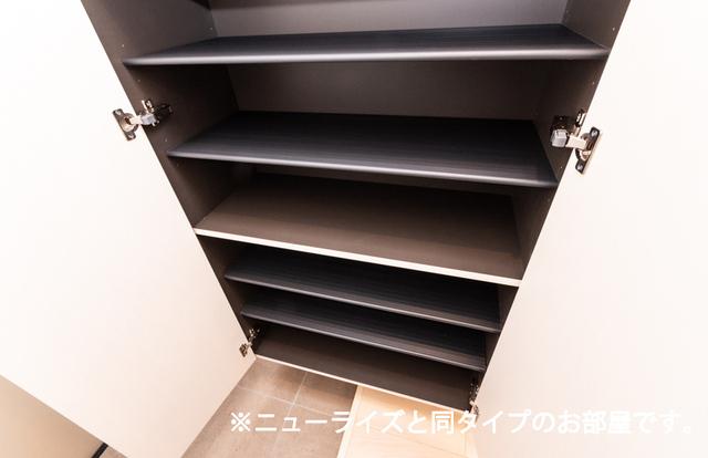 シエル・コリーヌ　Ｉ（104） 収納