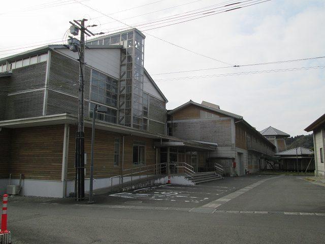宮崎市立高岡小学校：250m