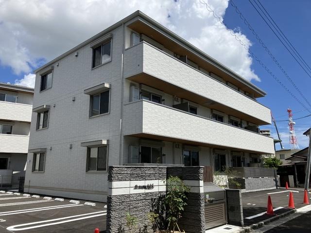 宮崎神宮駅より徒歩20分 新築 3階建の賃貸物件