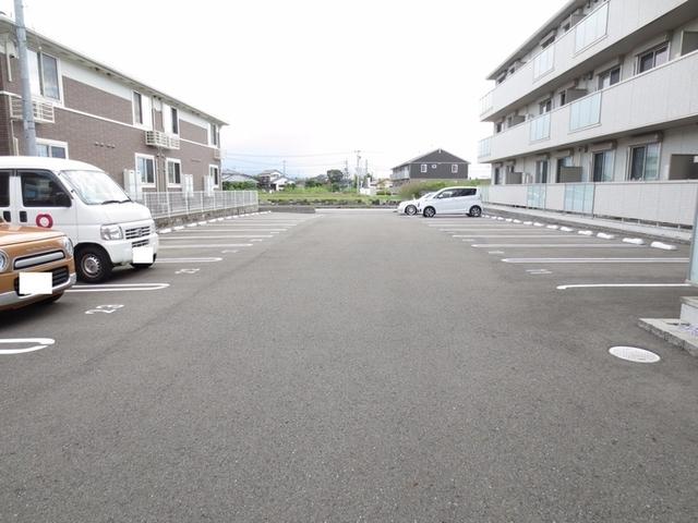 セジュールDH　Ａ棟（301） 駐車場