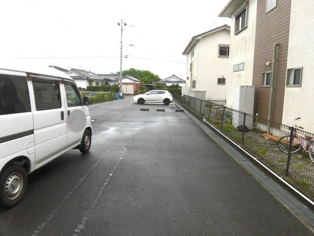 セゾングランモアⅡ（101） 駐車場