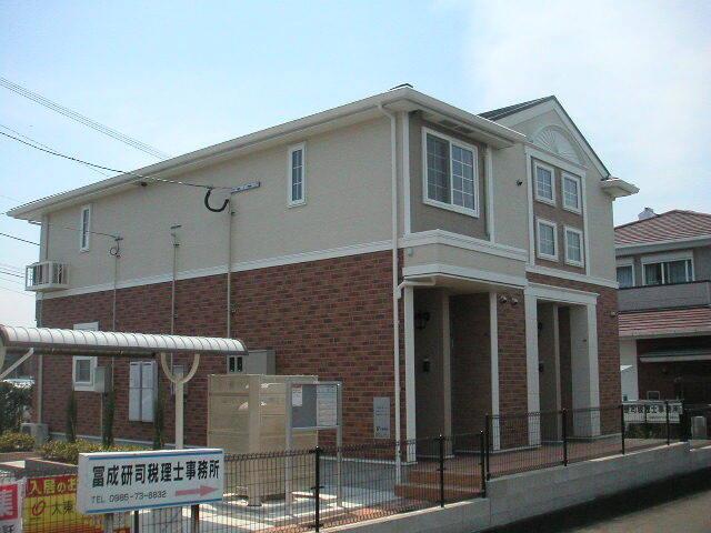 佐土原駅よりバス3分 築19年1ヶ月 2階建の賃貸物件