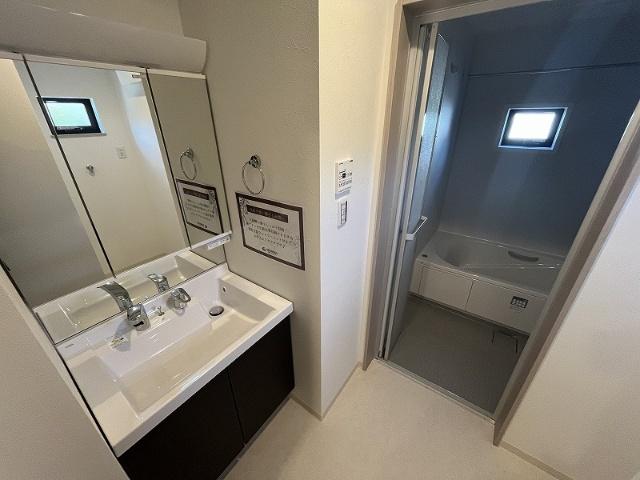宮崎市大塚町新築住宅A 洗面