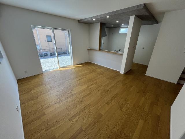 宮崎市本郷北方未入居住宅 リビング