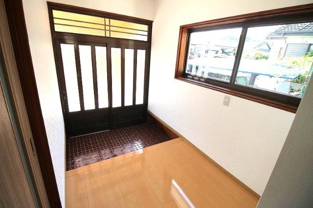 宮崎市佐土原町小牧台中古住宅 玄関