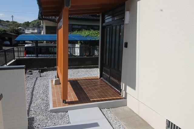 宮崎市佐土原町小牧台中古住宅 玄関
