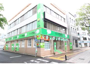 スタッフのサムネイル