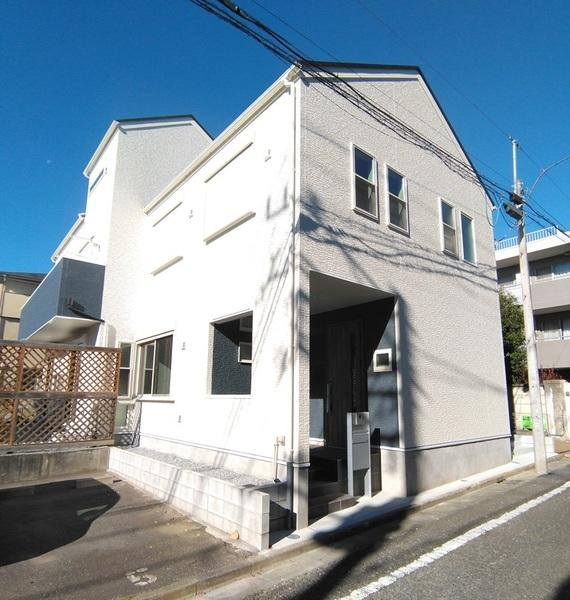 下北沢駅より徒歩5分 築4年9ヶ月 2階建の賃貸物件