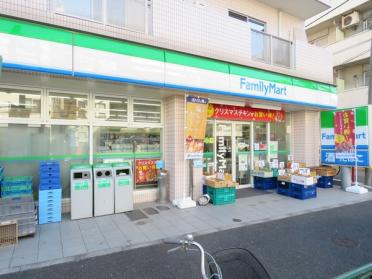 ファミリーマート世田谷淡島通り店：36m