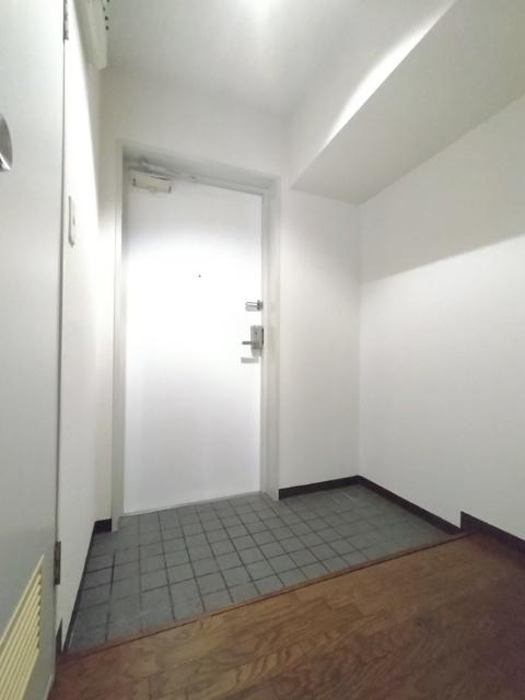 コートウィスタリア 玄関