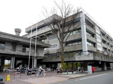 世田谷区役所：1372m