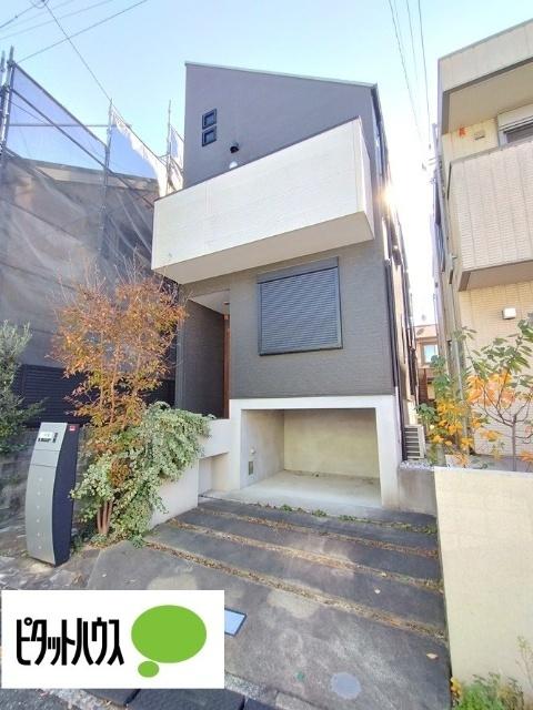 下北沢駅より徒歩14分 築11年6ヶ月 2階建の賃貸物件