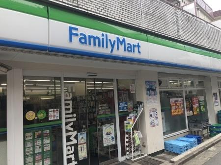 ファミリーマート世田谷北沢三丁目