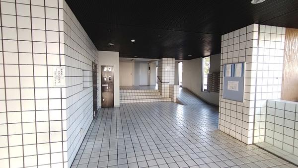 方南サンハイツ ロビー