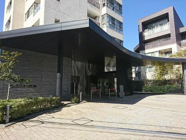グローリオ芦花公園　テラス棟 エントランス