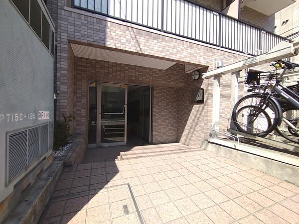 菱和パレス中野弥生町 エントランス
