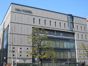 大阪市立中央図書館：712m