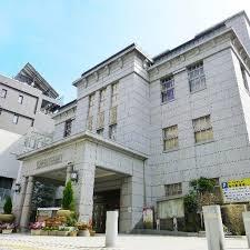 大阪市天王寺区役所：859m