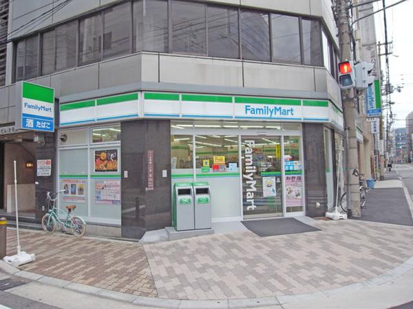 ファミリーマート阿波座立売堀店：137m