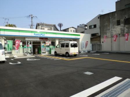 ファミリーマート新今宮駅前店：443m
