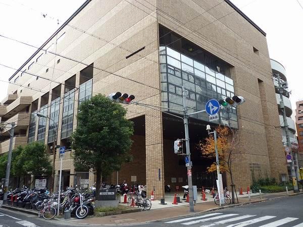 大阪市立島之内図書館：649m
