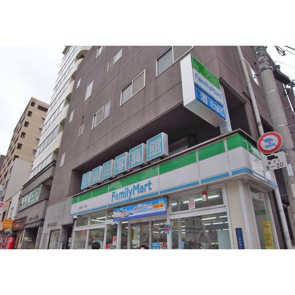 ファミリーマート桜川二丁目店：106m