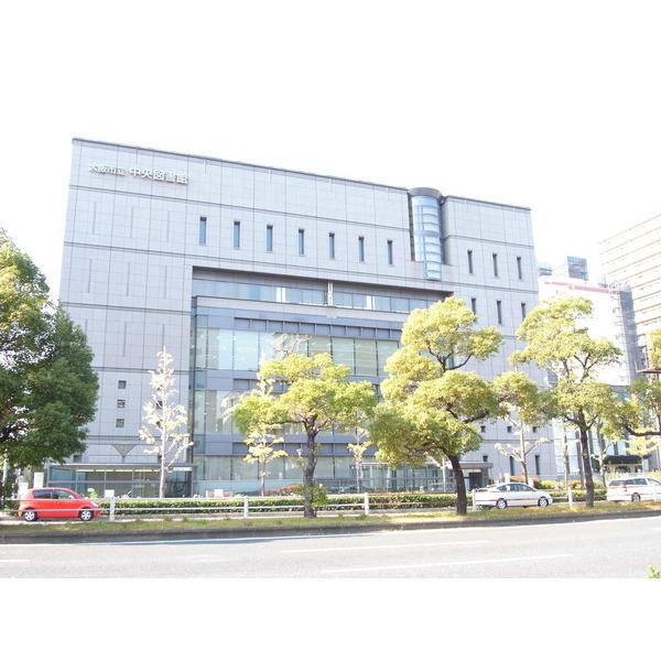 大阪市立中央図書館：1332m