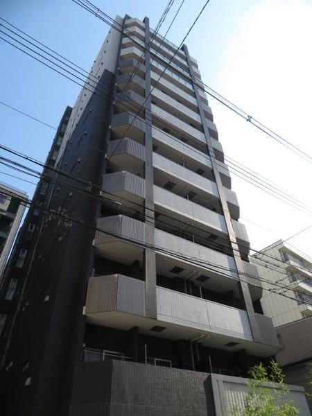 なんば駅より徒歩3分 築11年1ヶ月 14階建の賃貸物件