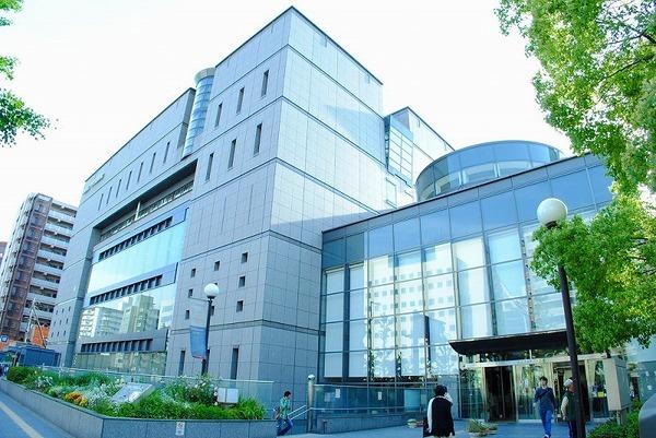 大阪市立中央図書館：1000m