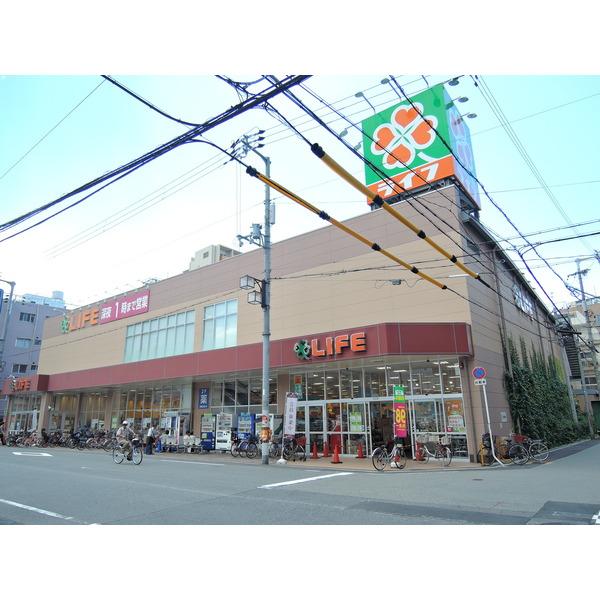 ライフ大国町店：169m