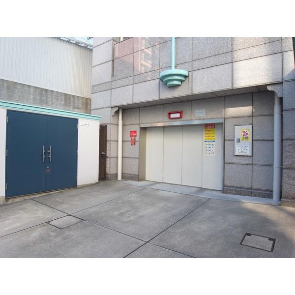 ルッソ南堀江（804） 駐車場