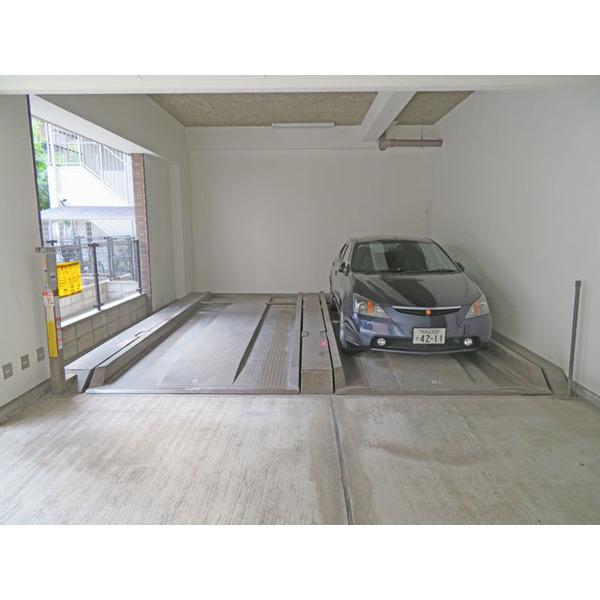 プレサンス西心斎橋（1007） 駐車場
