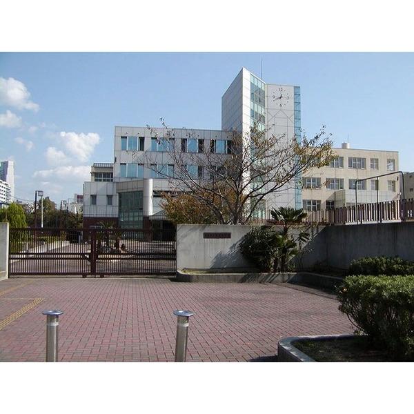 大阪市立難波中学校：235m