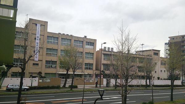 大阪市立塩草小学校：371m