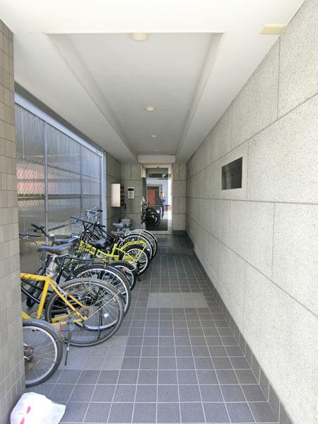 アドレッセンス京町堀（402） エントランス