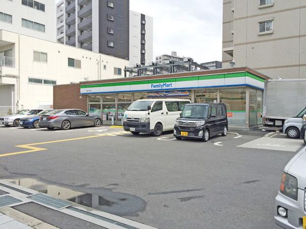 ファミリーマート三軒家西店：238m
