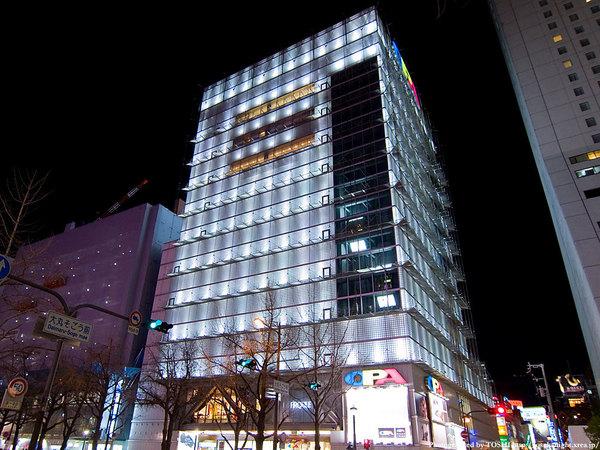心斎橋オーパ：794m