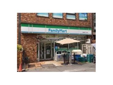 ファミリーマート南船場三丁目店：157m