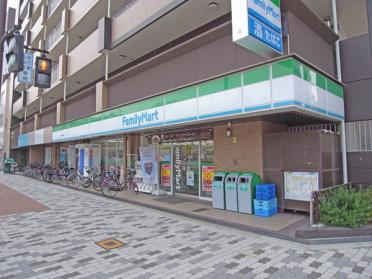 ファミリーマート浪速元町三丁目店：186m