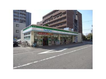 ファミリーマート北堀江四丁目店：155m