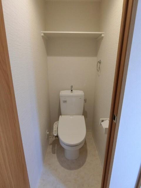 エフエルレジデンスシンサイシュフ トイレ
