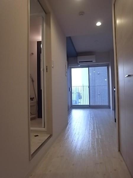 コーラルポワント難波WEST 玄関