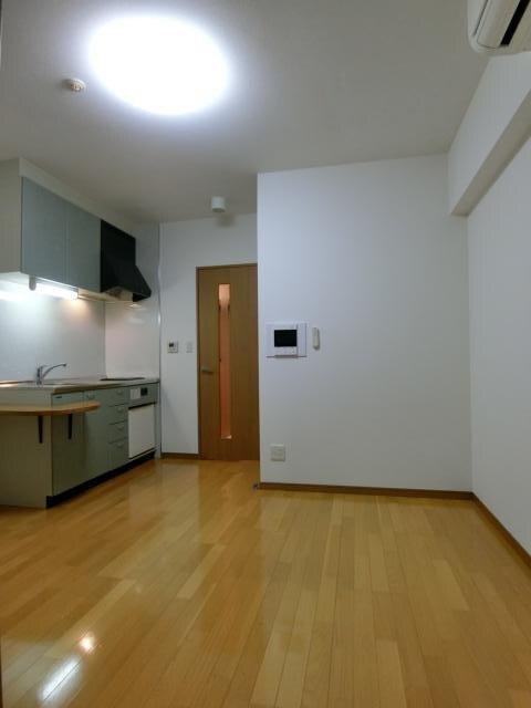 エイペックス松屋町ヴァンデュール（904） リビング
