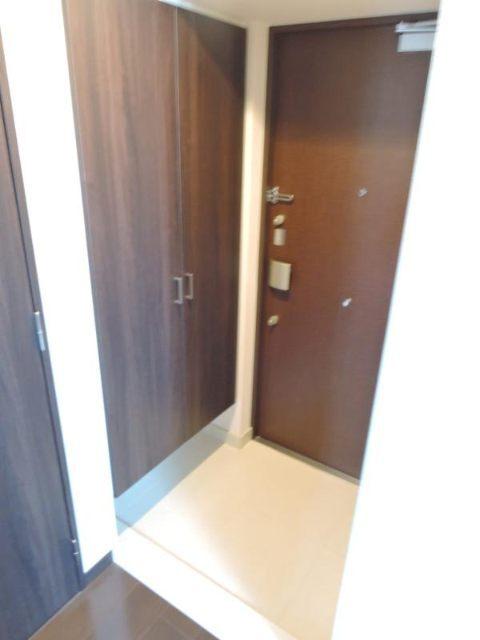 プレサンスタワー難波ＷＥＳT 玄関